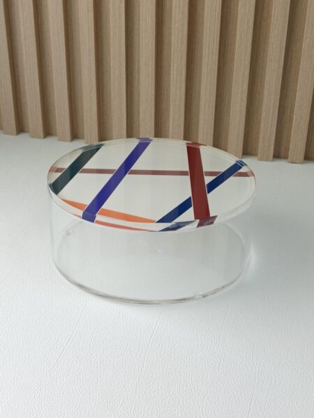 Round acrylic box 
20x7 cm
