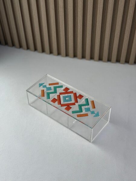 Box 30x12x7 cm