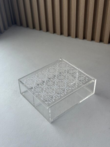 cutlery box for small spoons & forks علبه مقسمه للمعالق و الشوك الصغيره