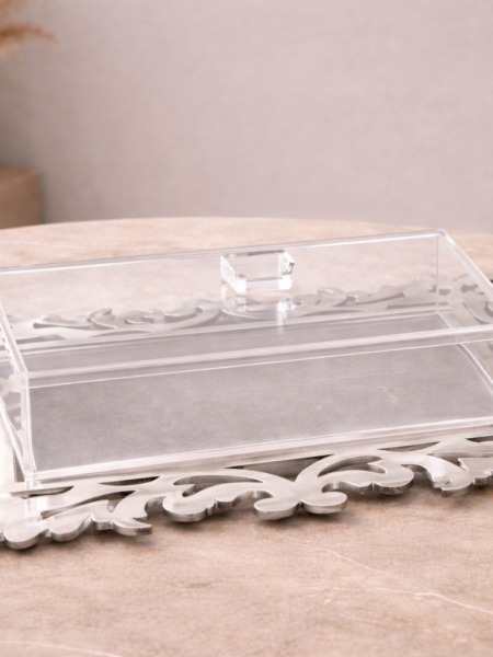 صحن ضيافه مع غطا شفاف